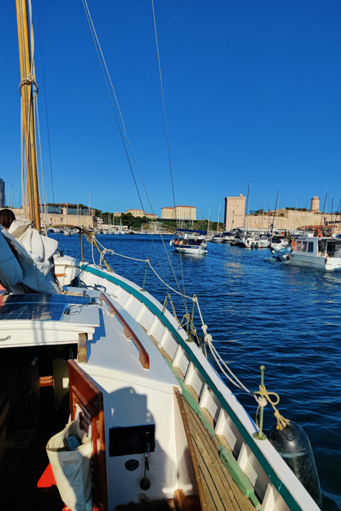 Le Vieux-Port de Marseille _ Le Cœur Battant de la Ville (9)